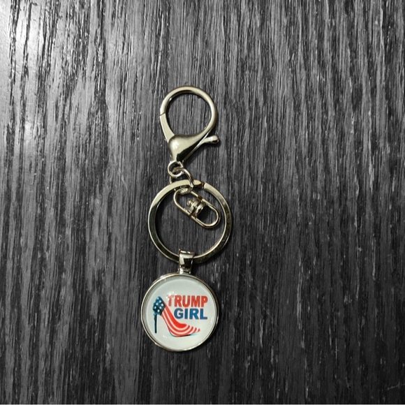 🇺🇸Trump Girl High Heel Ring & Clasp Silver Key Chain! - Picture 6 of 10